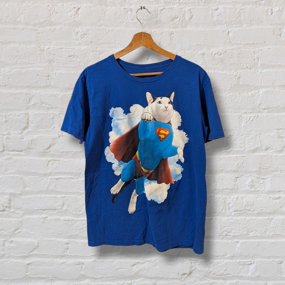 Superman Cat Graphic T-Shirt